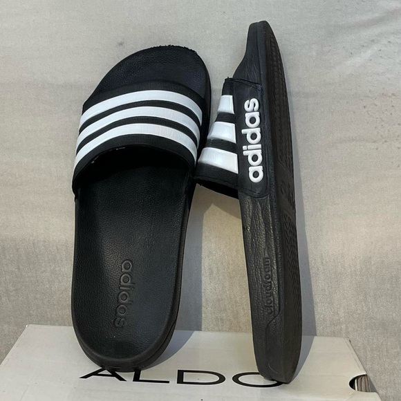 Black and white striped cloud foam Adidas slides - Picture 1 of 3